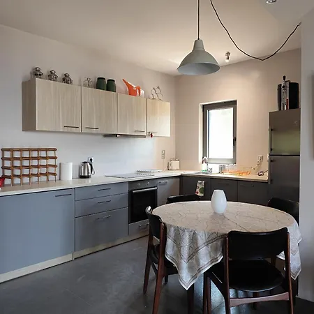 Tzouzos-kordopateika In Prosilio, Kardamyli * Prosilio (Peloponnese)