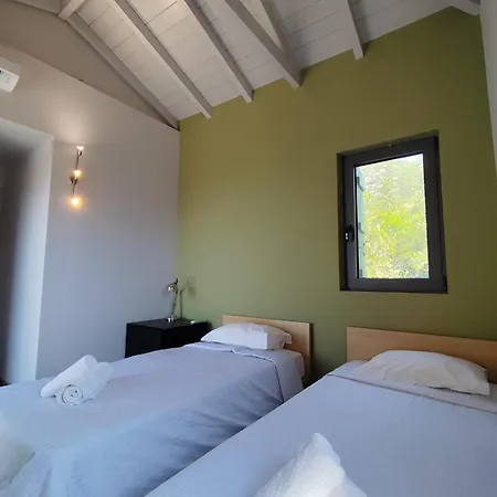 Tzouzos-kordopateika In Prosilio, Kardamyli *