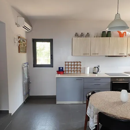 Tzouzos-kordopateika In Prosilio, Kardamyli Appartement