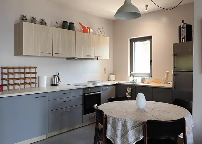 Tzouzos-kordopateika In Prosilio, Kardamyli * Προσήλιο