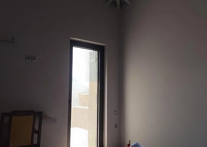 Tzouzos-kordopateika In Prosilio, Kardamyli * Prosilio (Peloponnese)