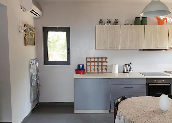 Tzouzos-kordopateika In Prosilio, Kardamyli Διαμέρισμα